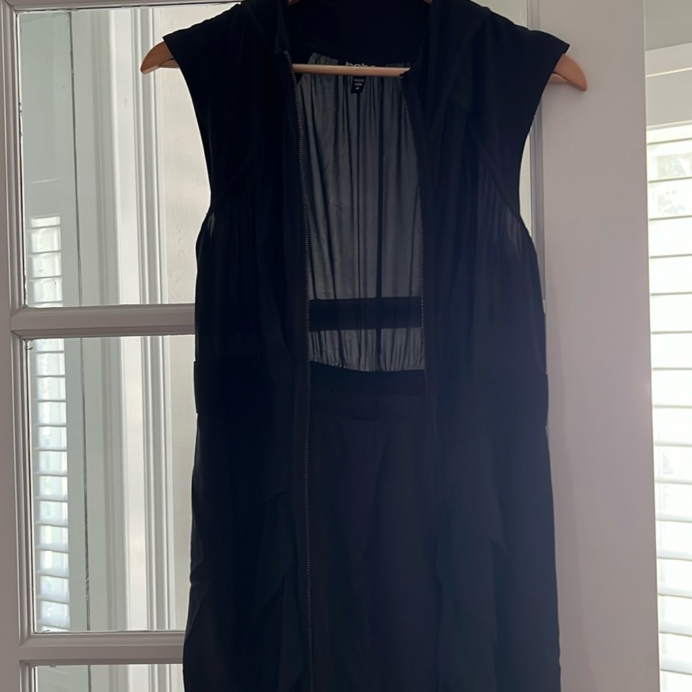 Zip front Bebe dress